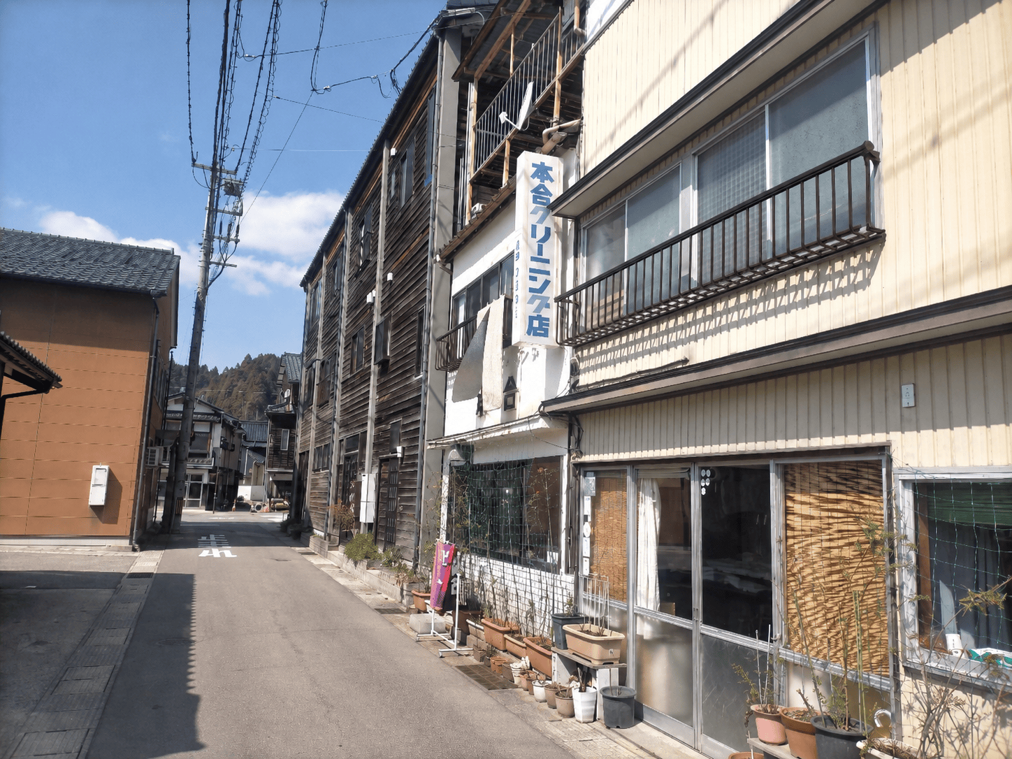 「多額の費用をかけて再開する意味はあるのか?」クリーニング店が選んだ"軟着陸"という道のイメージ画像